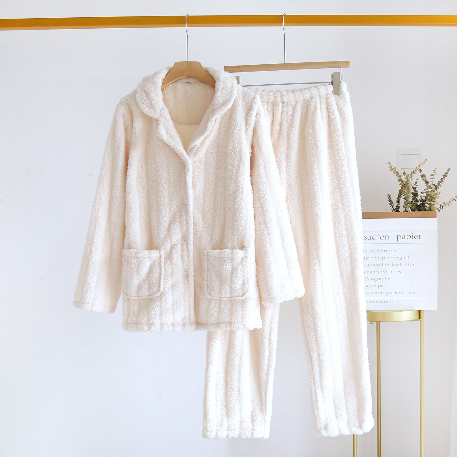 Simple Coral Fleece Couple Pajamas r