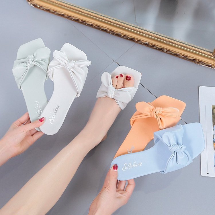 Beach Slippers With Bow