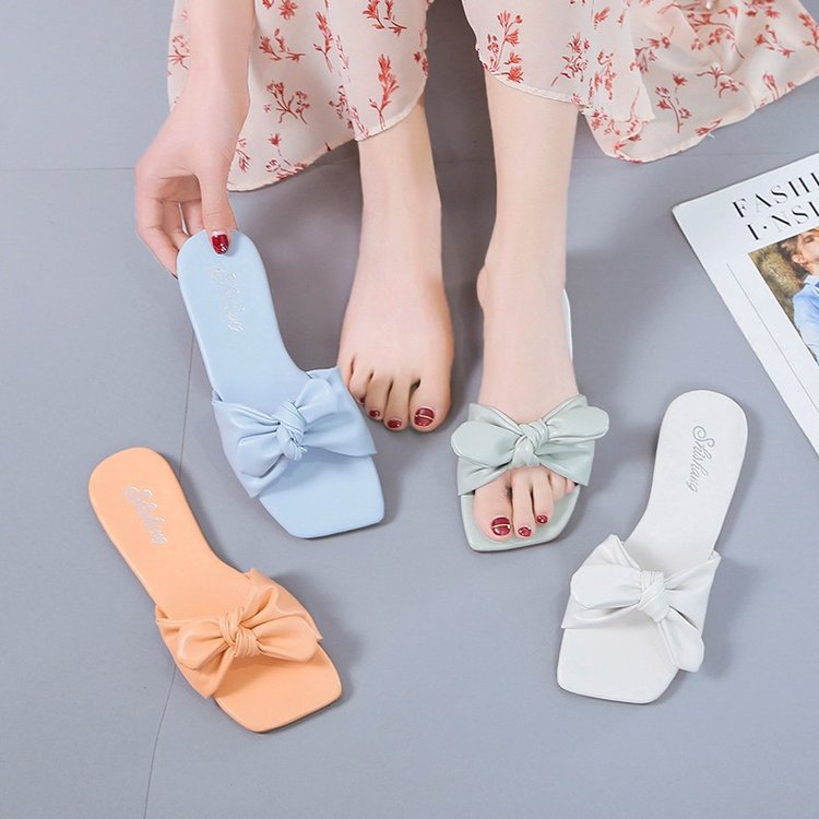 Beach Slippers With Bow